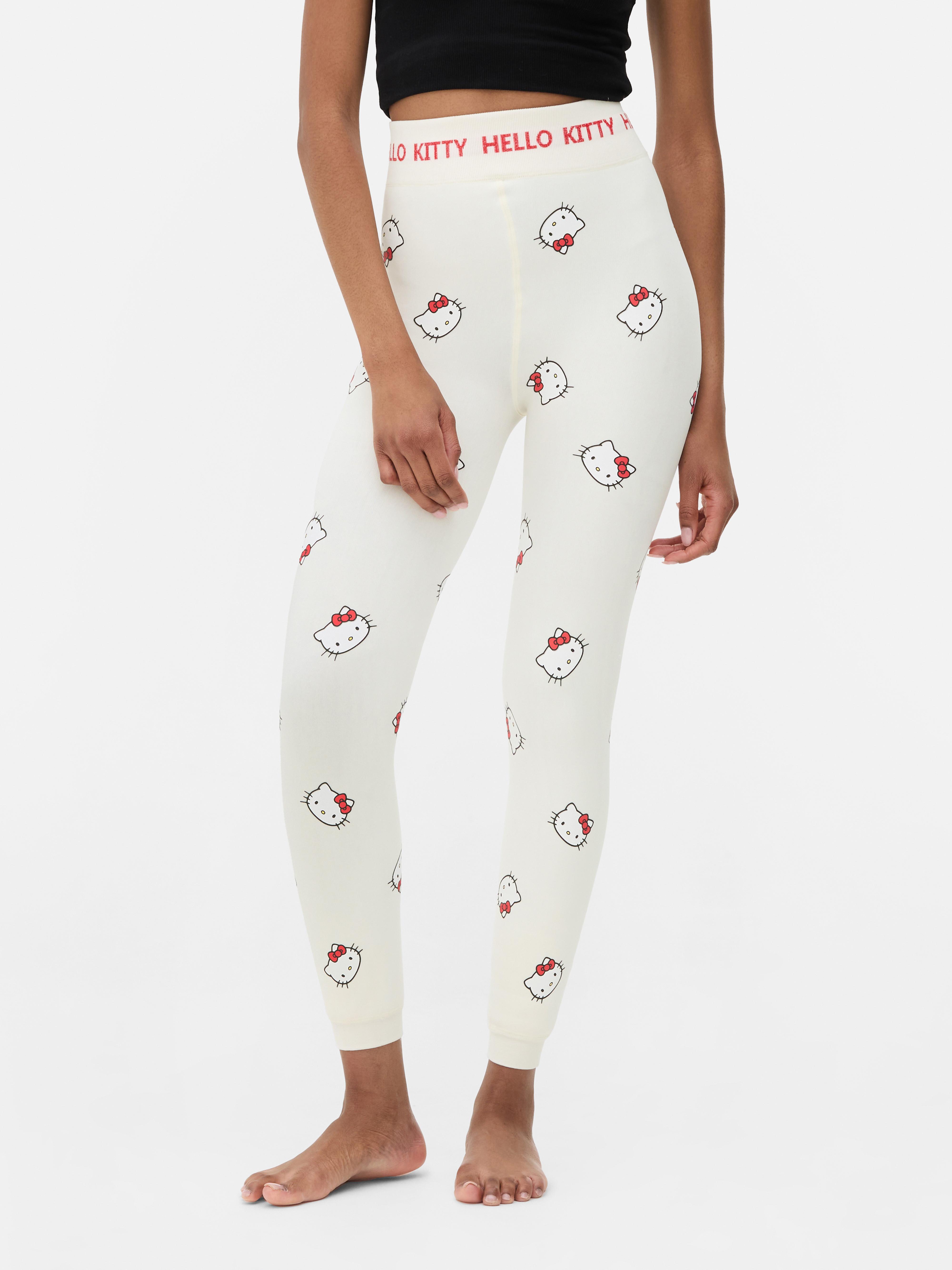 Bársony leggings puha Hello Kitty béléssel. Élvezd a kényelmet ebben a Hello Kitty mintás, termo bélésű leggingsben.