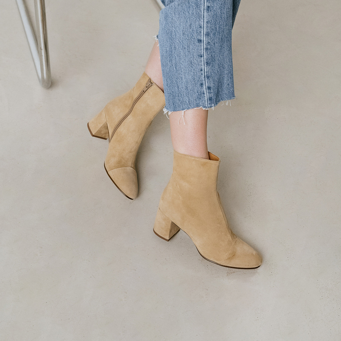 Bottines à talons  en velours beige
