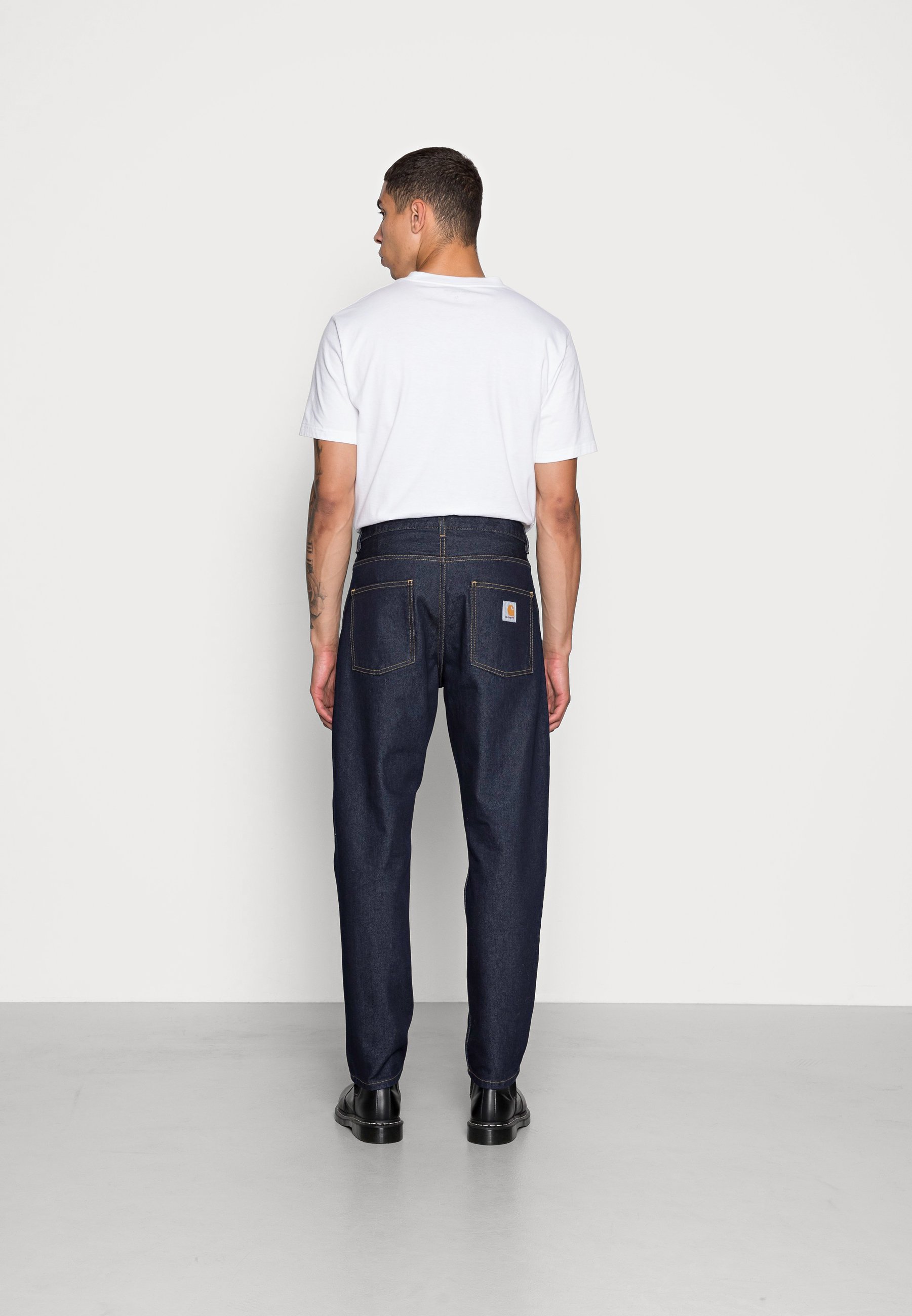Carhartt WIP siaurėjantis kirpimas