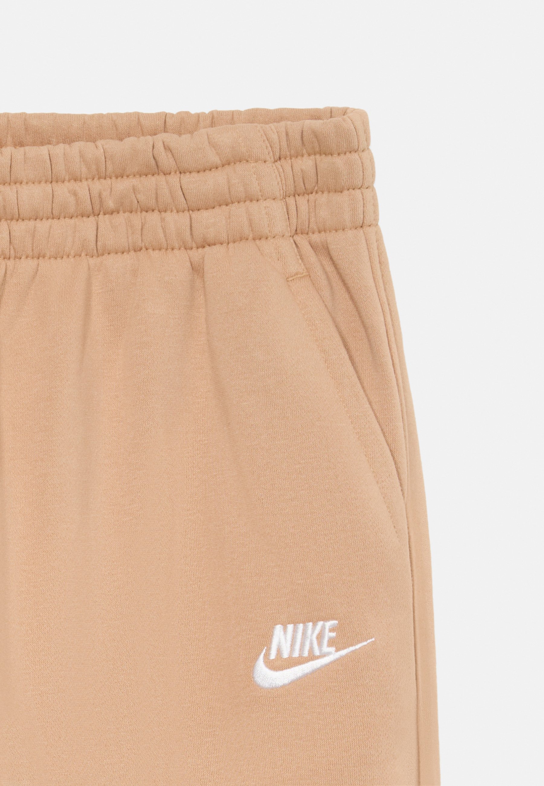 Nike Sportswear CLUB UNISEX - Verryttelyhousut - beige