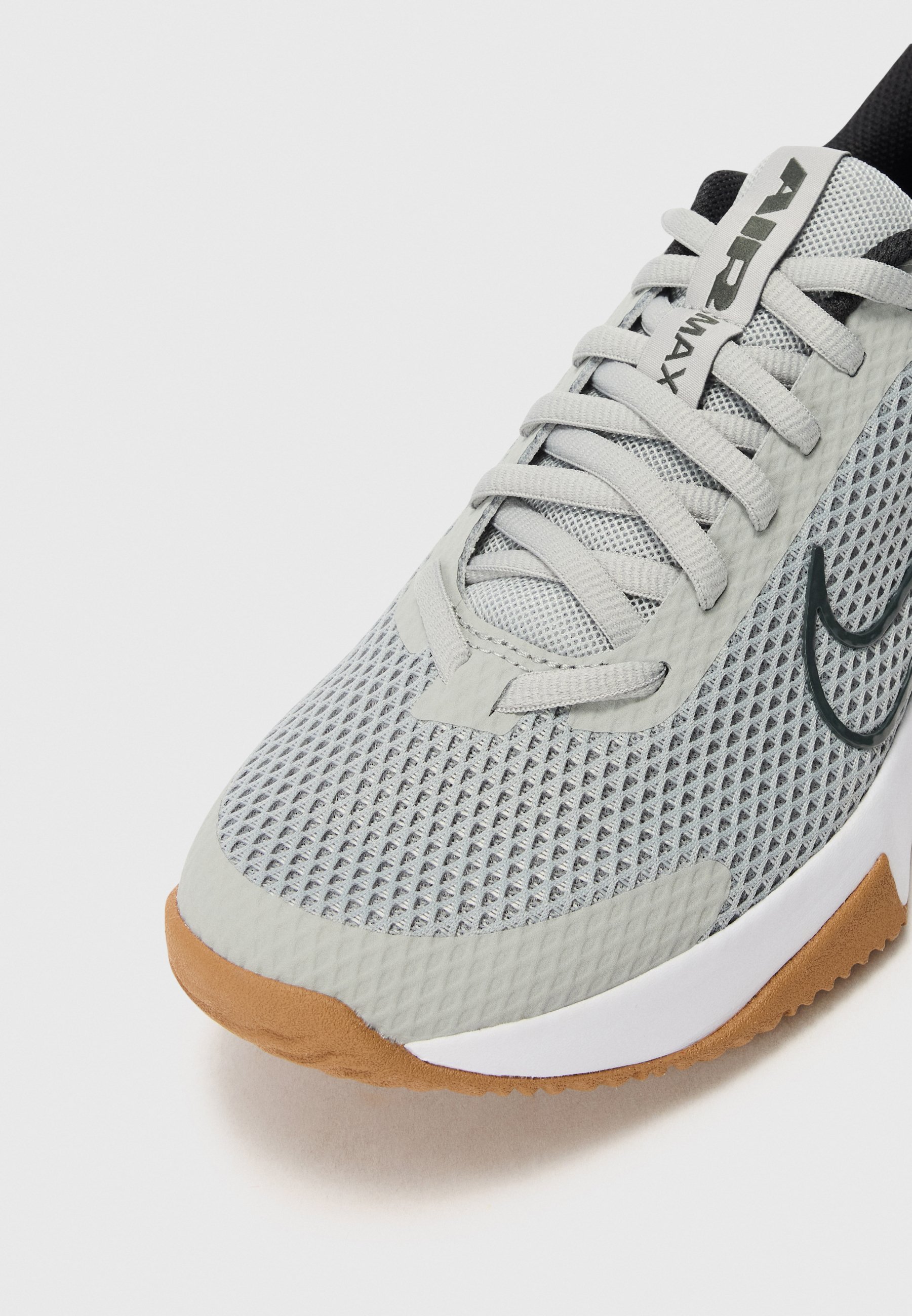 Nike Performance AIR MAX ALPHA 6 - Tréninková bota - black/white/grey