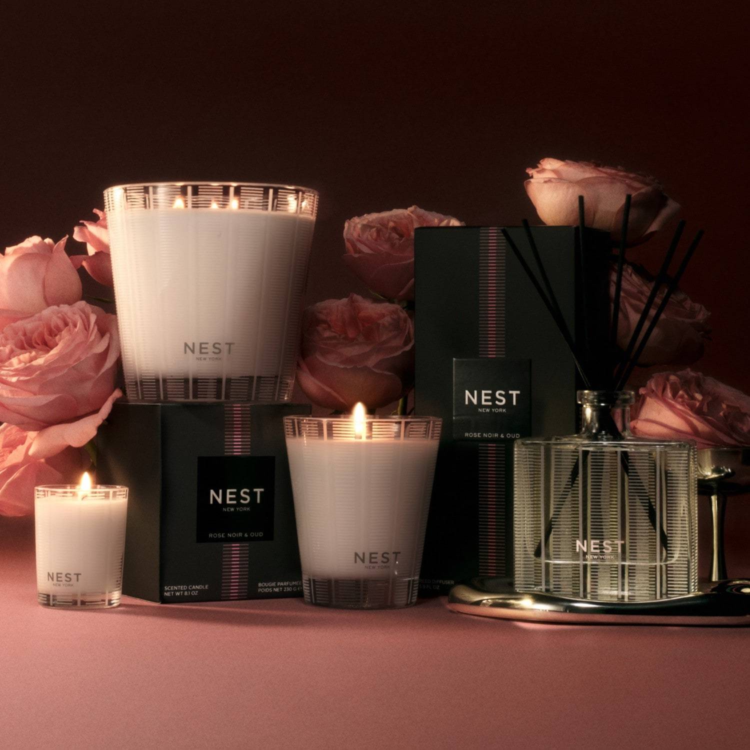 Sveča NEST NEW YORK Rose Noir & Oud - 229,6 g