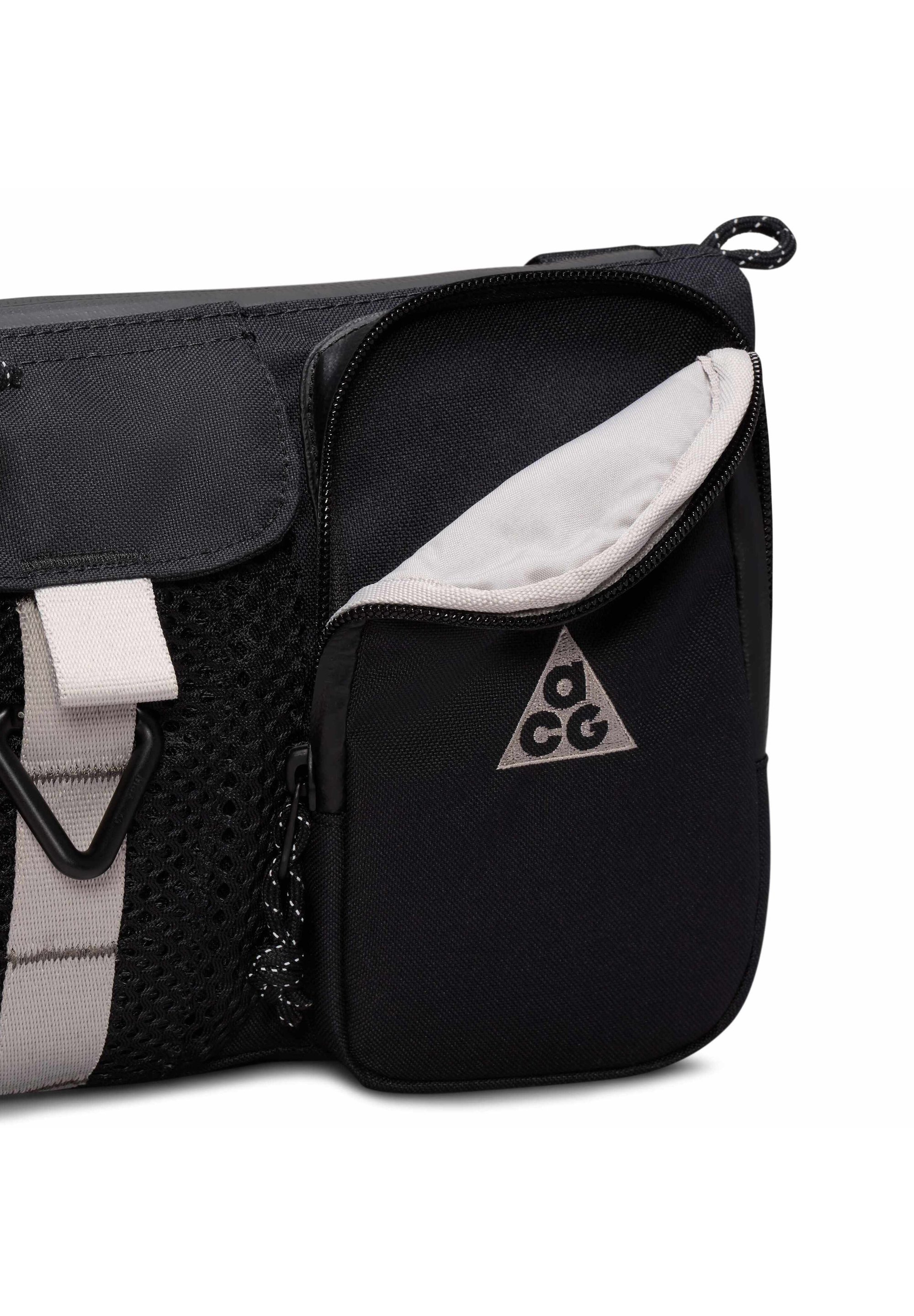 Nike ACG Schulter- und Umhängetaschen