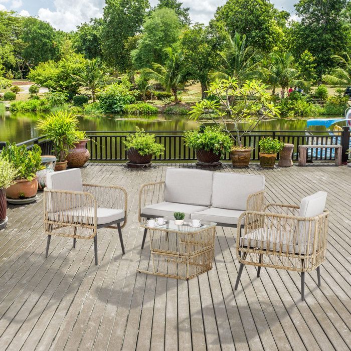 Conjunto de muebles de jardín metálicos Outsunny, 112 x 58,5 x 64 cm, color beige.
