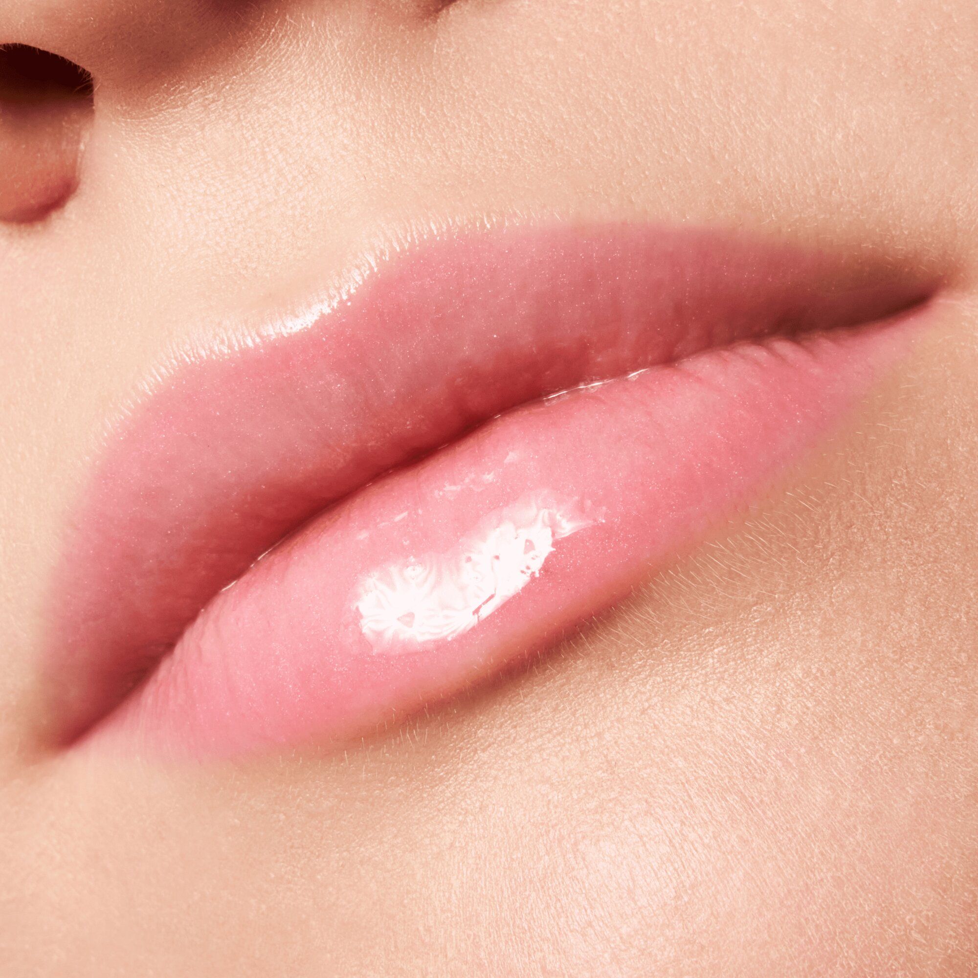 „Super Balm“ lūpų balzamas Lūpų blizgiai ir lūpų blizgiai