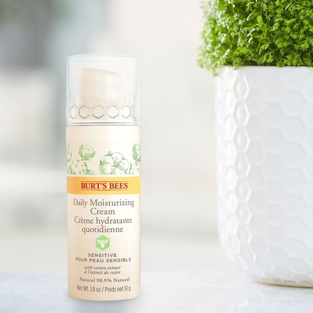 Burt's Bees Intenzívny hydratačný krém na tvár Denné mlieko - 50 g