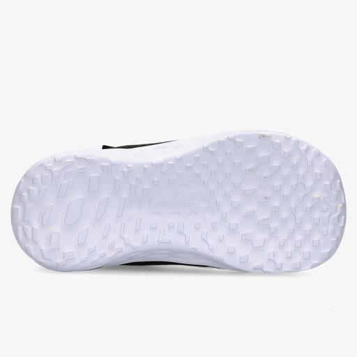  Nike Revolution 6