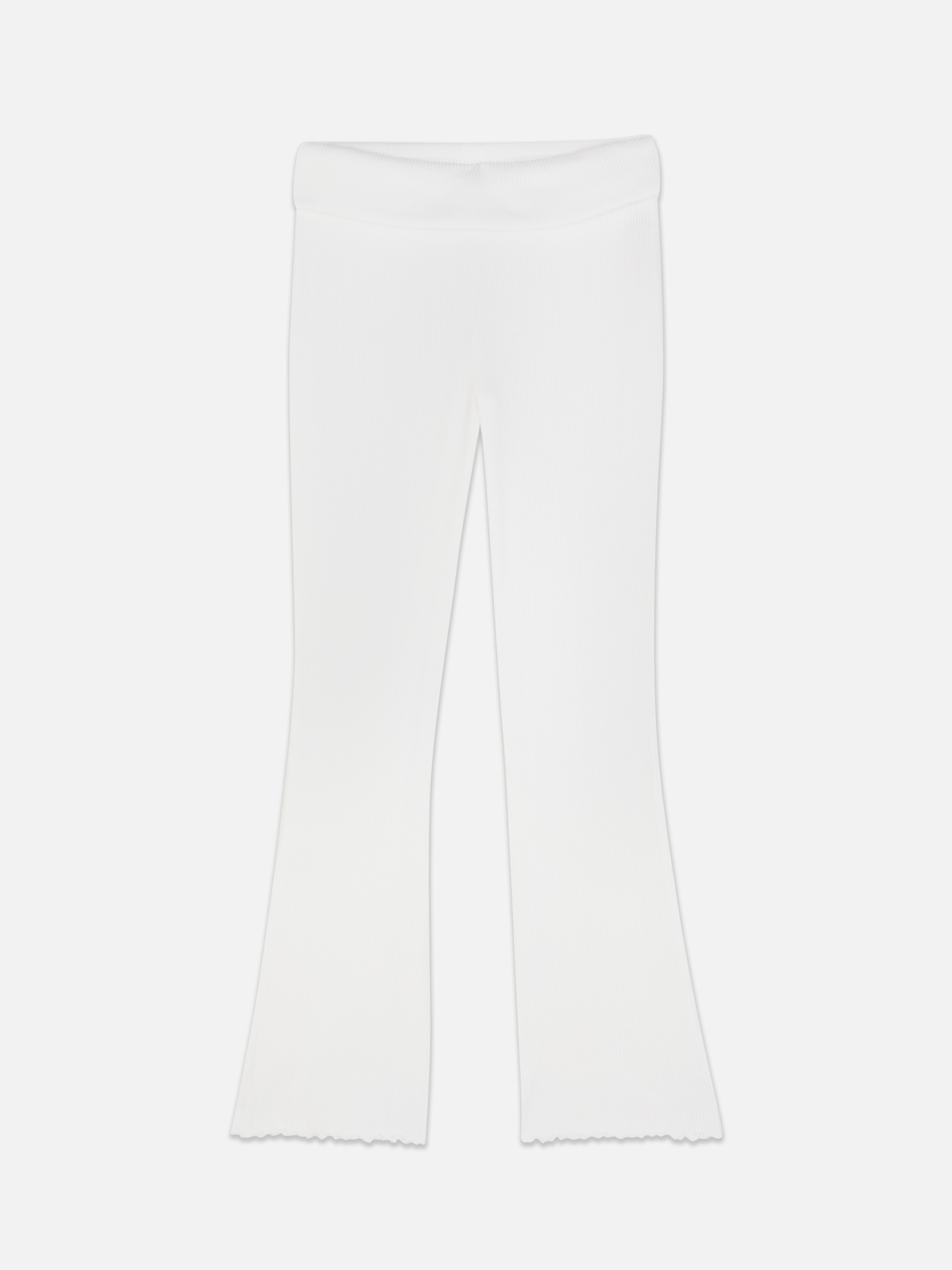 Gerippte Pyjamahose. Superweiche, gerippte Pyjamahose mit elastischem Bund und ausgestellten Beinen.