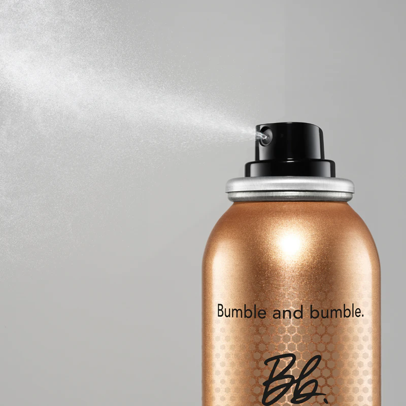 Bumble and bumble Bb. Heat Shield Blow Dry Accelerator, um spray protetor que acelera a secagem do cabelo.