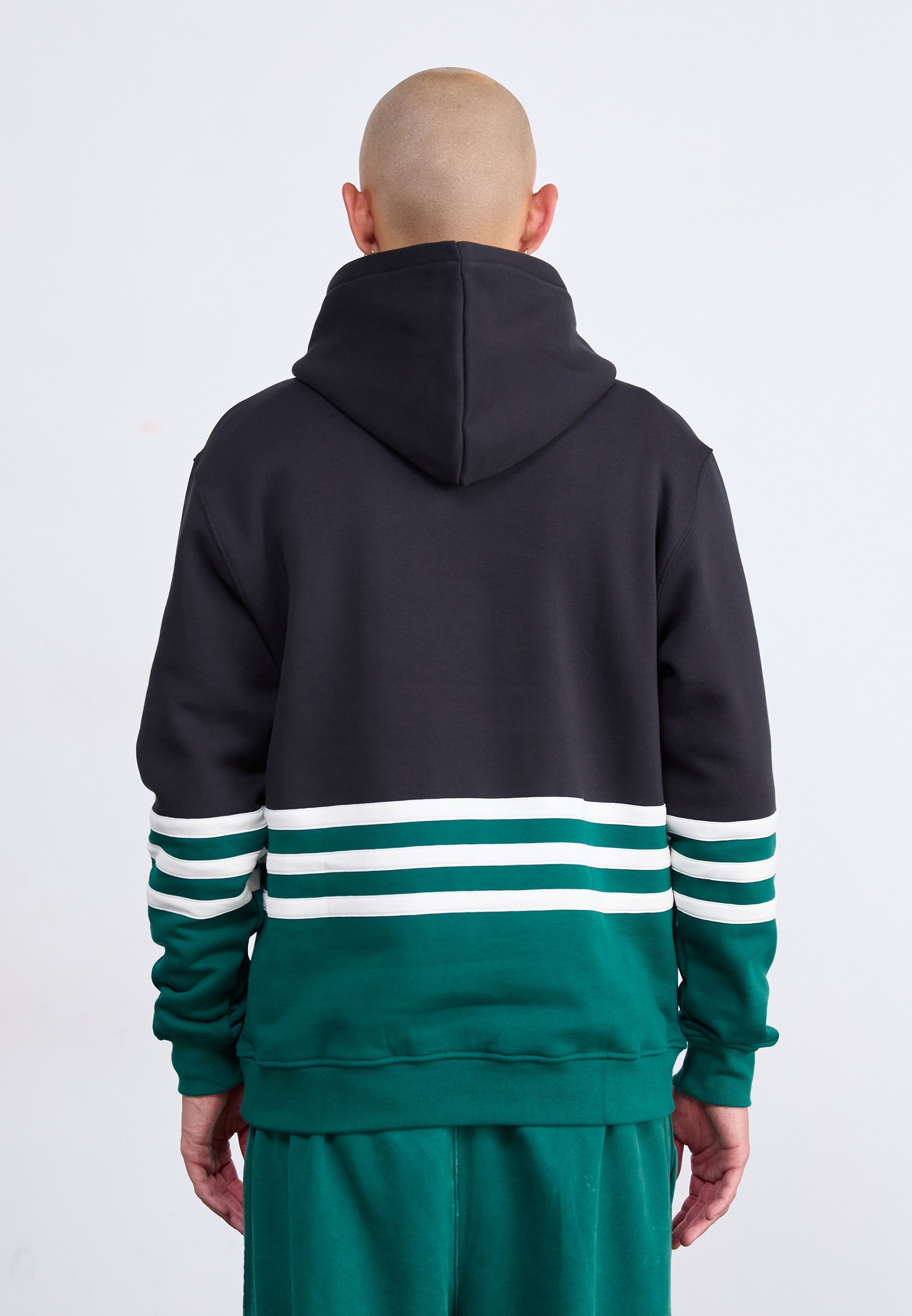 adidas Originalsi kapuutsiga dressipluusid