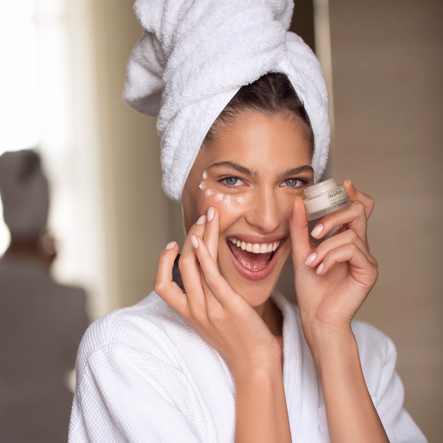AHAVA Dark Circles&Uplift Eye Treatment