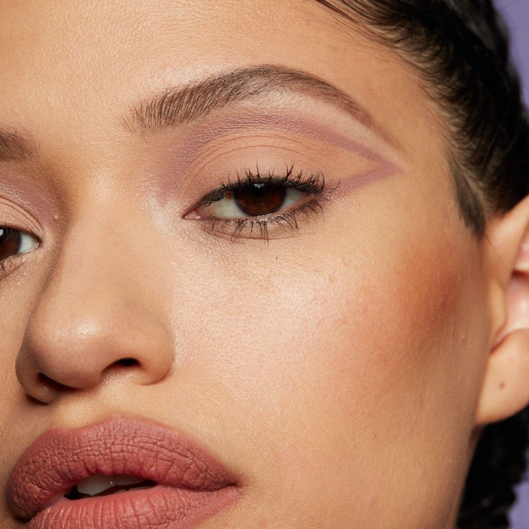 Očná linka NYX Professional Makeup Epic Smoke Liner, šikmá linka a rozjasňovač – 0,2 g