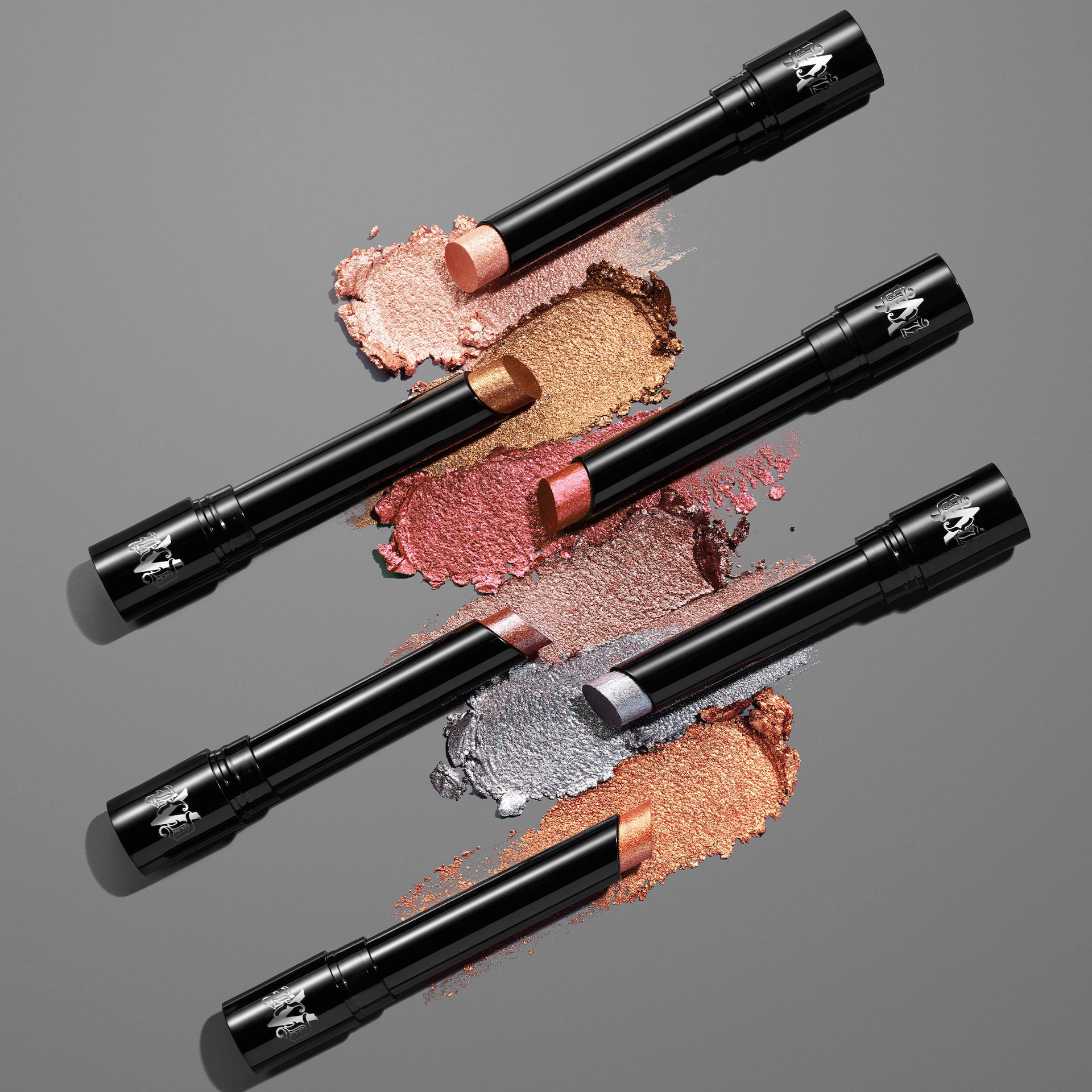 Dazzle дуготрајна сенчена за очи у стику Hail Surge - KVD