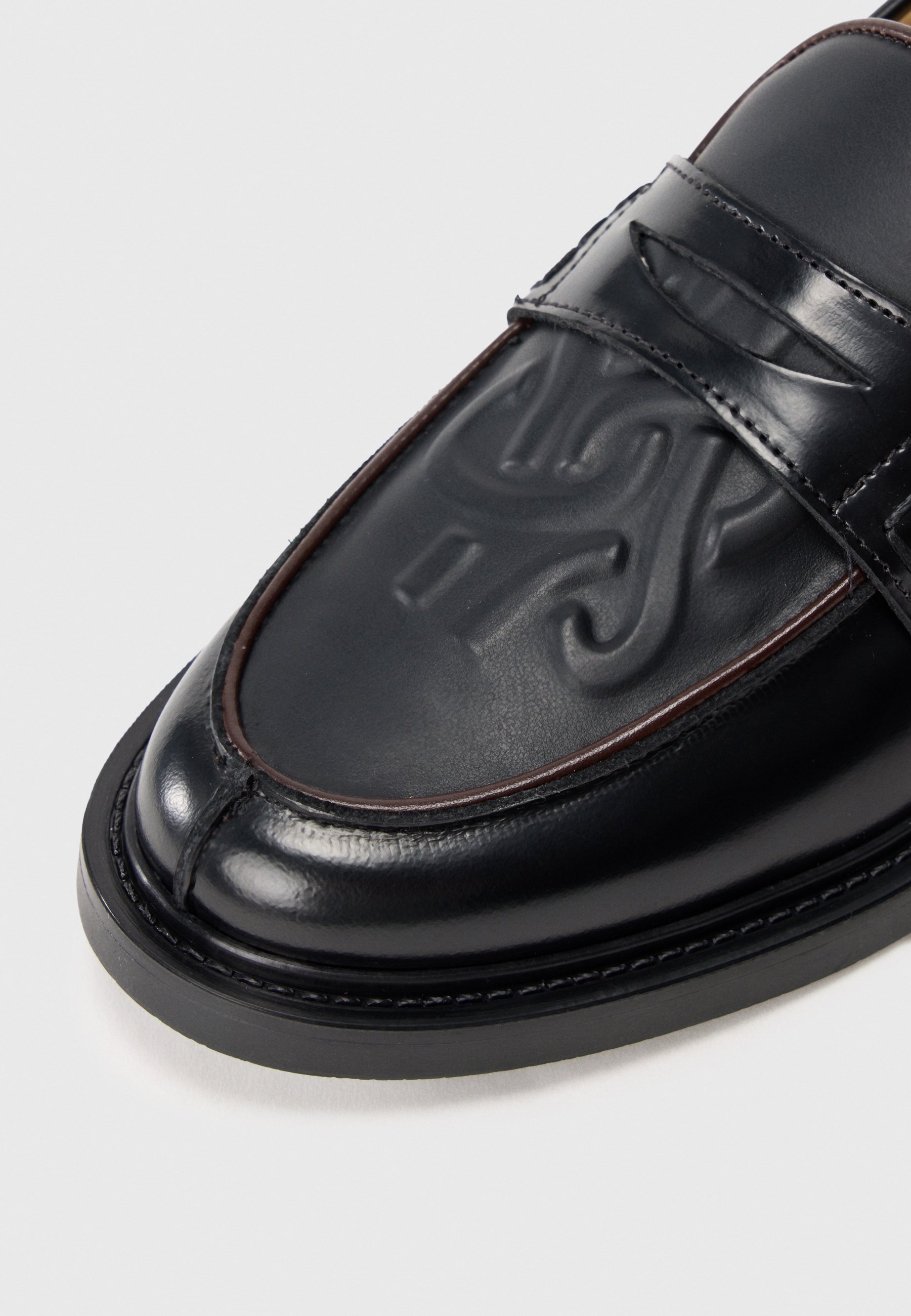Filling Pieces GOWTU SOLID - Slip-on cipele - crne