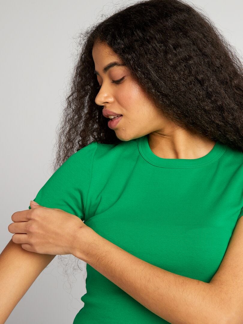 Korte crop top met korte mouwen - GROEN