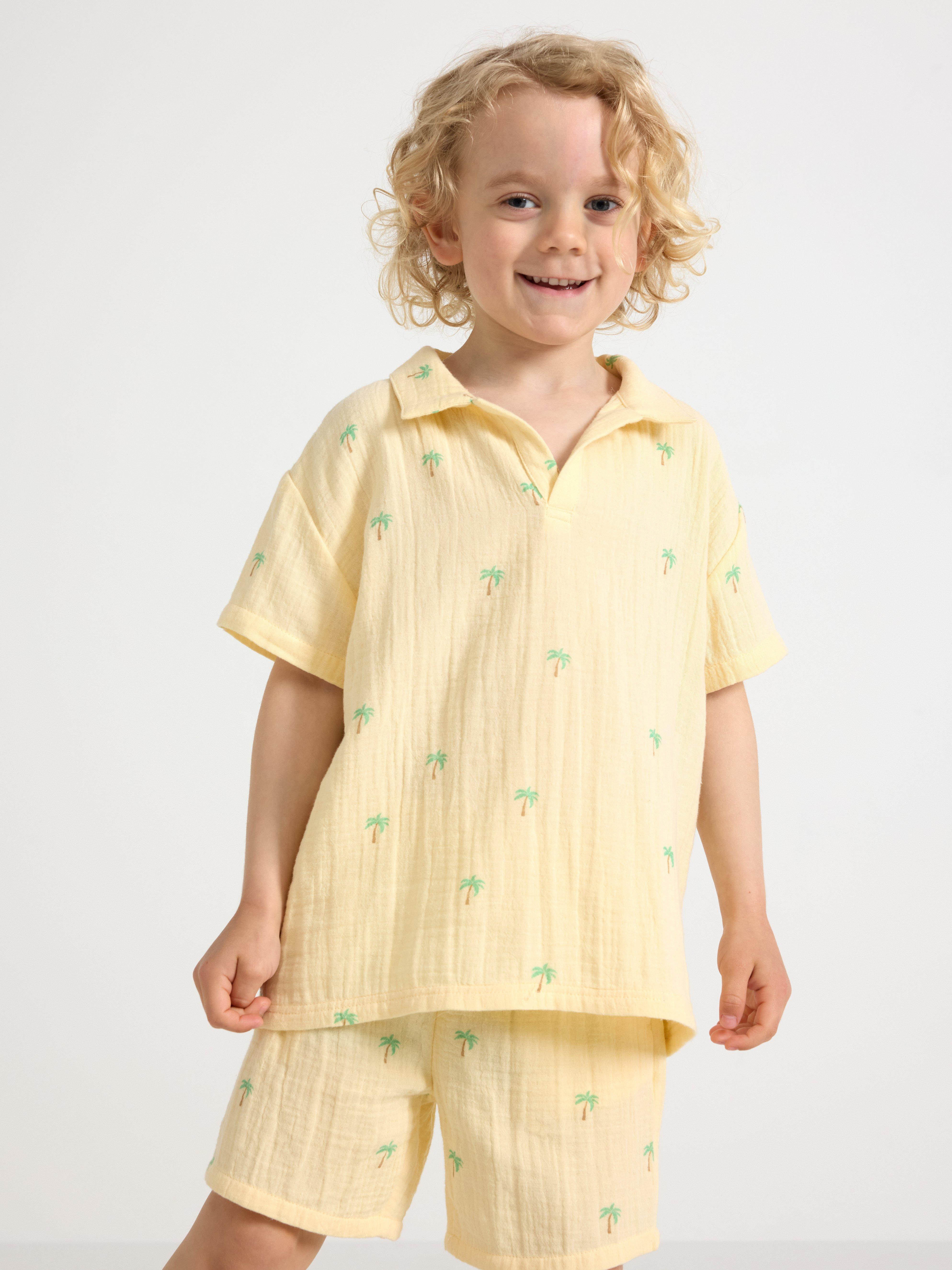 Camisa em tecido de algodão amarelo claro acinzentado