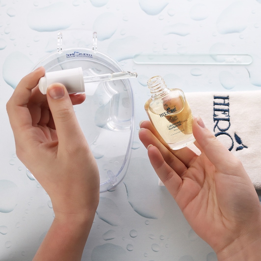 Herome Cosmetics nagu eļļa roku kopšanai Koncentrēta nagu vannas eļļa - 30 ml