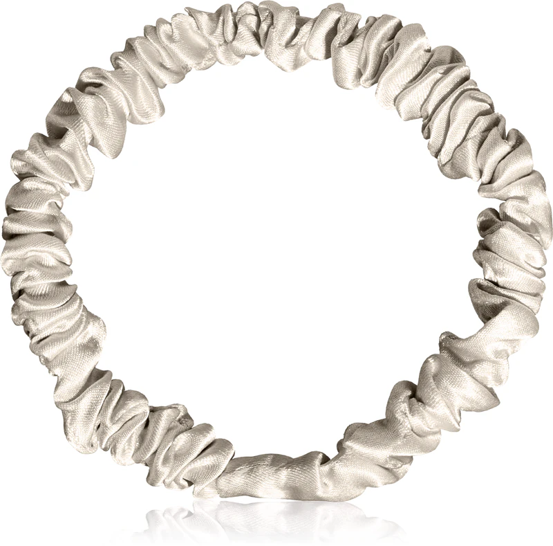 Conjunto de scrunchies pequenos Notino Silk Collection na cor creme.