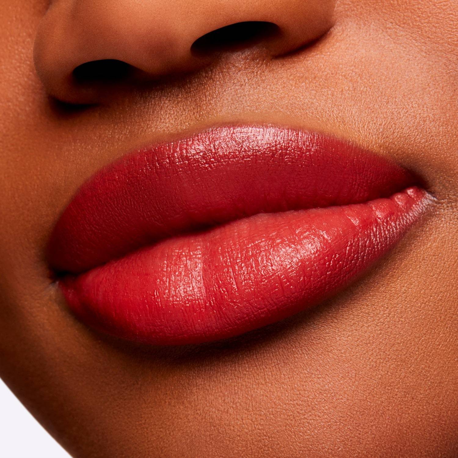 MAC lūpų dažų pudra „Powder Kiss Velvet Blur Slim Stick“ – 2 g