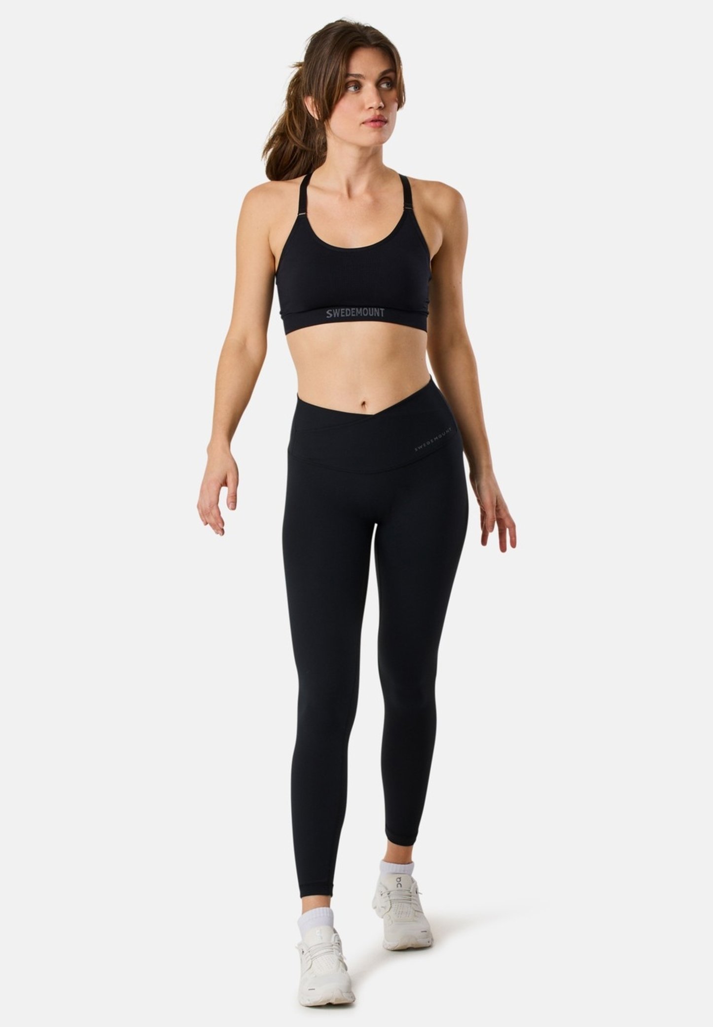 Swedemount CORE STRAP - Reggiseno sportivo a supporto leggero - nero
