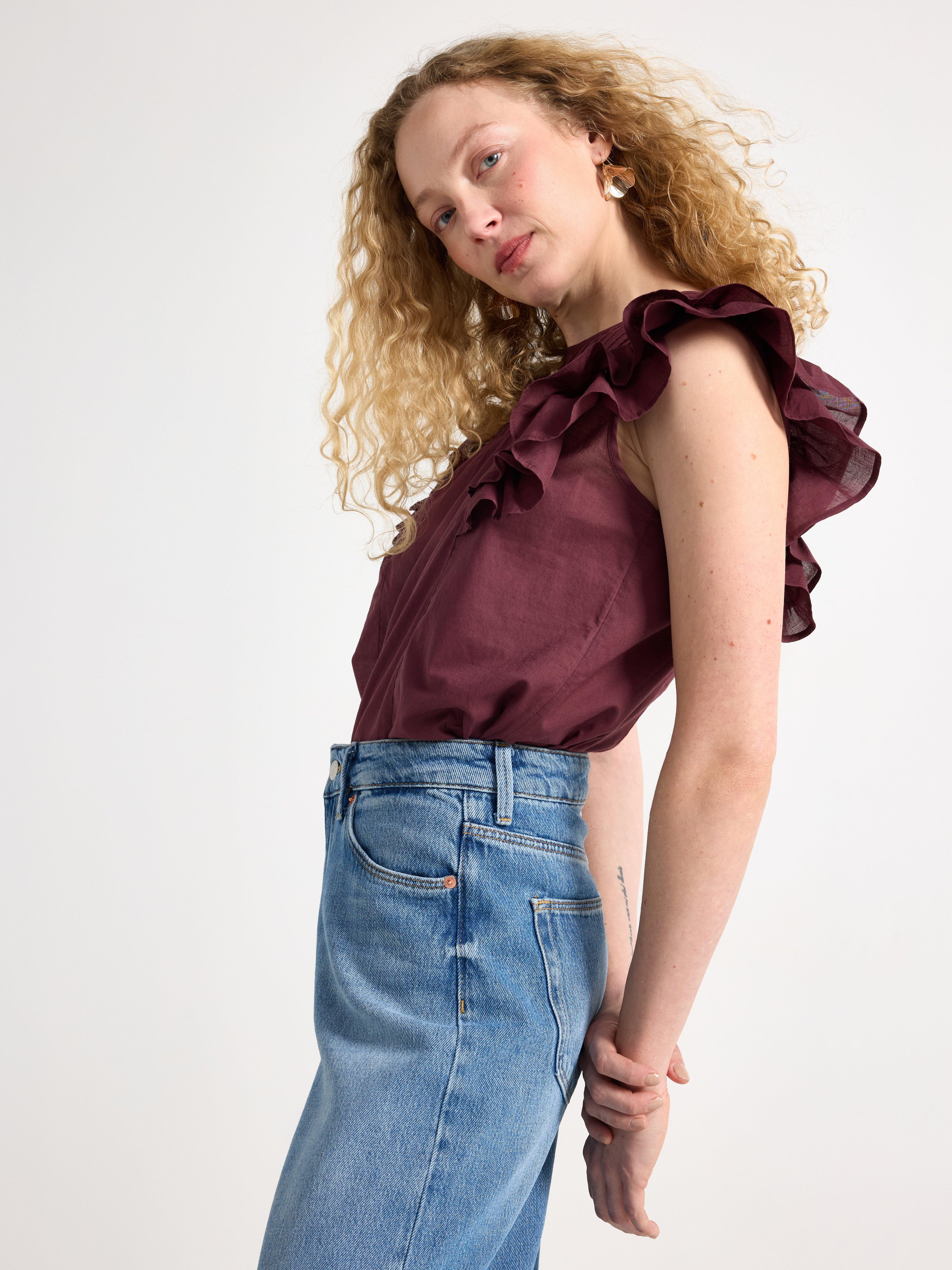 Blusa sin mangas rojo oscuro