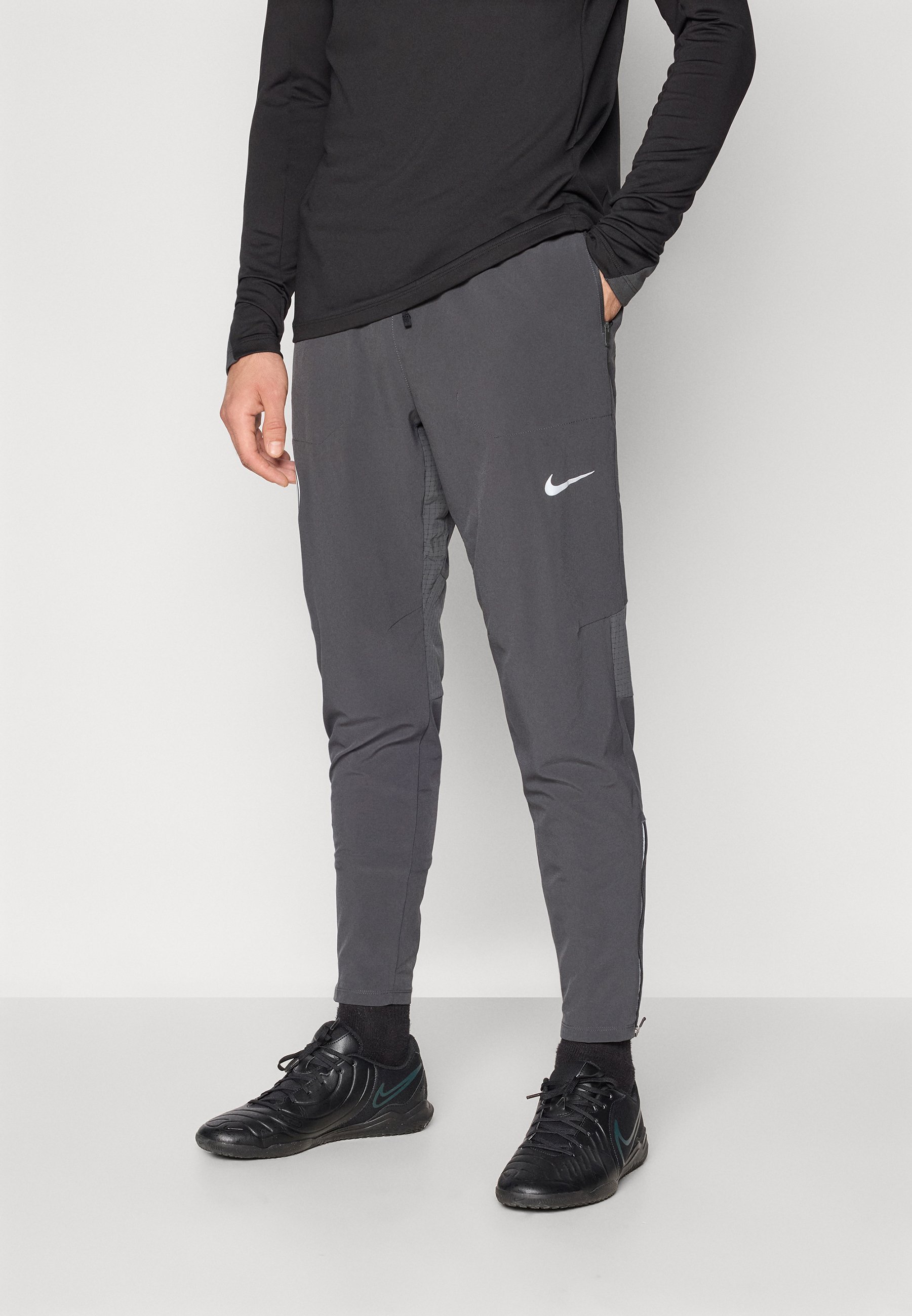 Nike Performance PARIS SAINT-GERMAIN PHENOM ELITE - Club wear - anthracite/reflective silver-coloured