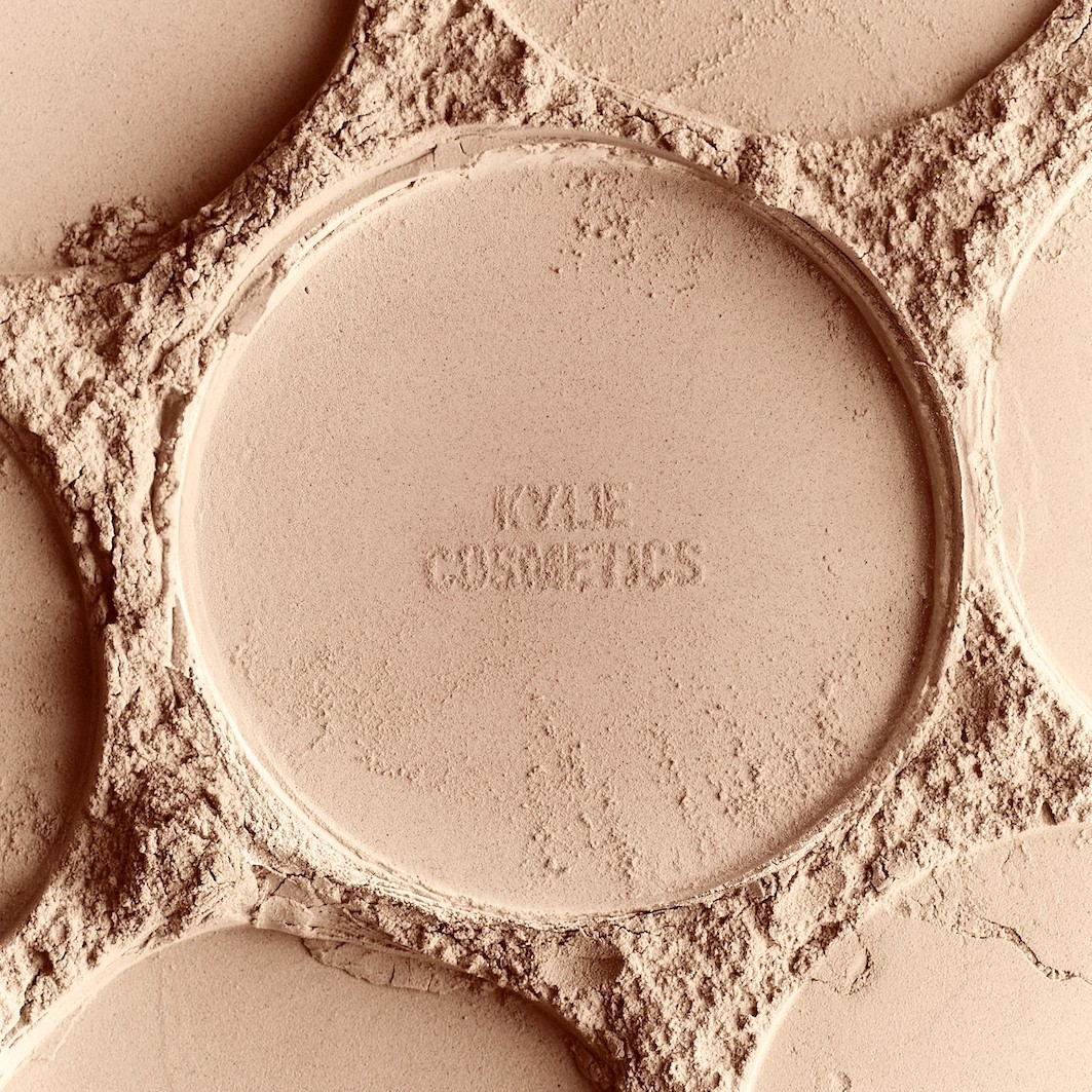 KYLIE COSMETICS Natural Blur Powder