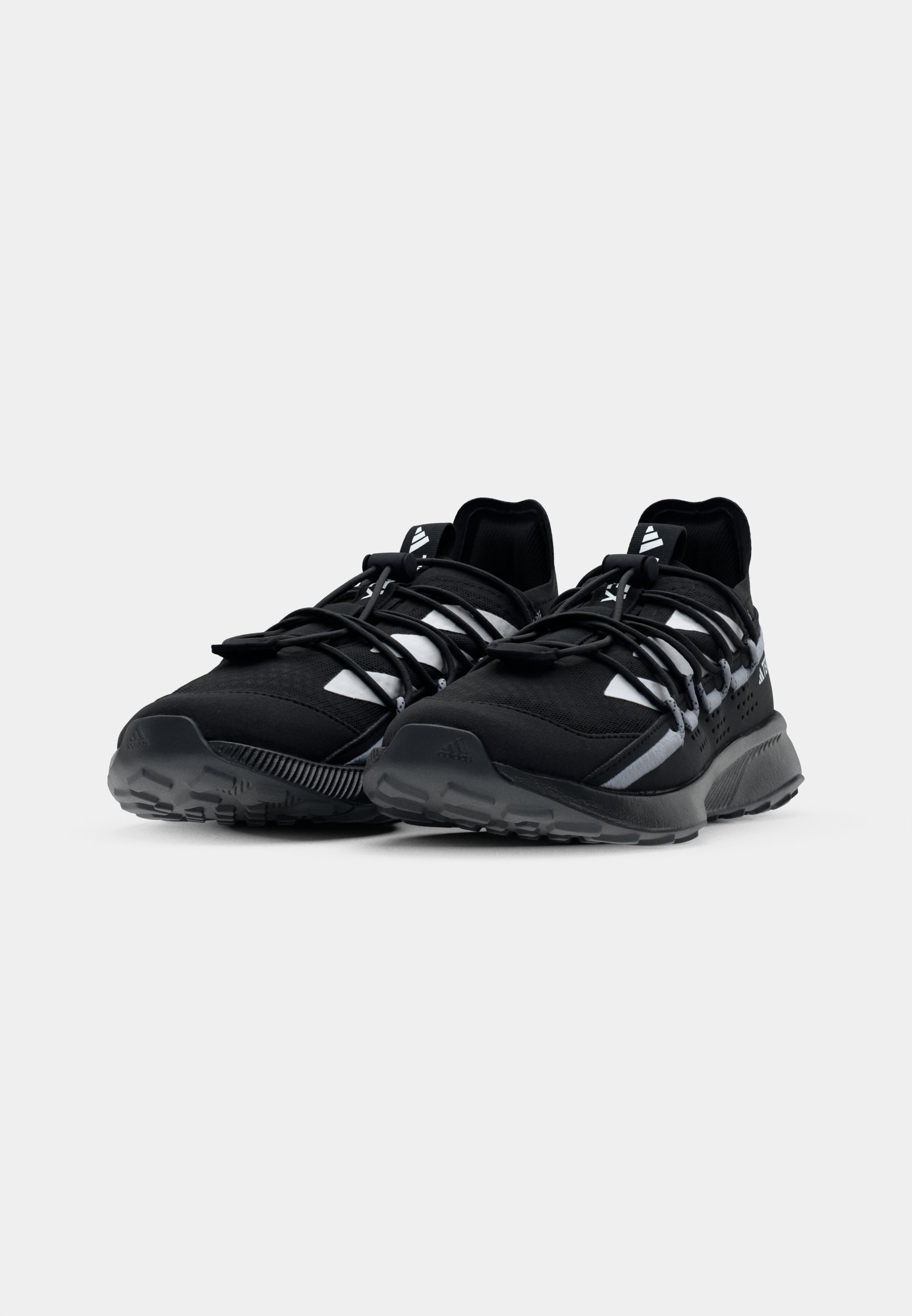 Adidas Terrex VOYAGER 21 TRAVEL - Scarpe da trekking - nero gesso bianco grigio due