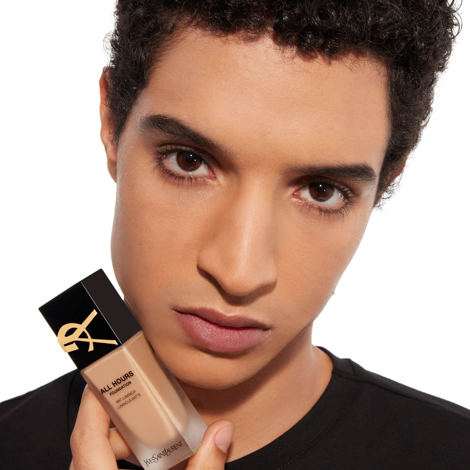 Yves Saint Laurent Foundation All Hours makiažo pagrindas – 25 ml