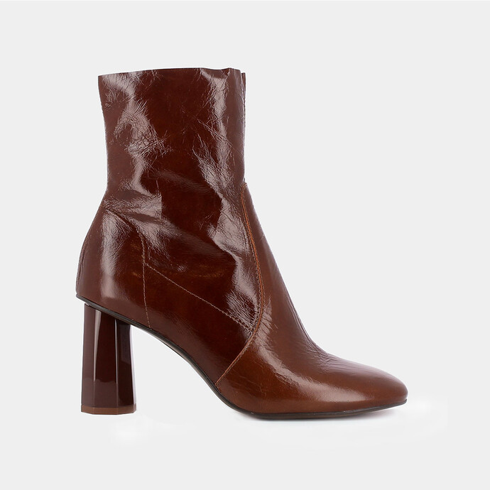 Bottines à talons hauts  en cuir brillant marron