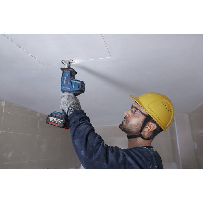 Scie sabre sans fil BOSCH PROFESSIONAL - GSA 18V-24 - 18V - 230 mm - Avec 2 lames S922EF, S2345X
