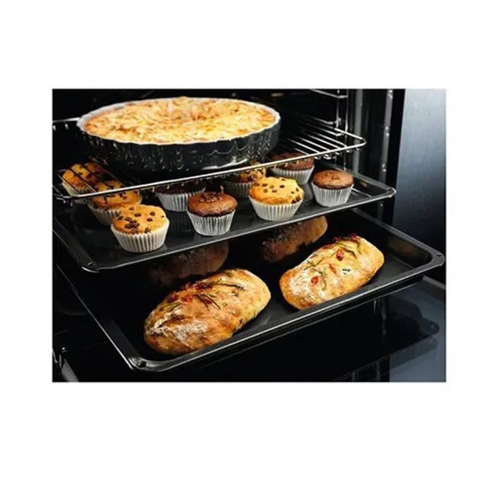 Forno Electrolux EDF4P46X2 da incasso multifunzione, 72 L, classe energetica A+, con ventilazione forzata.