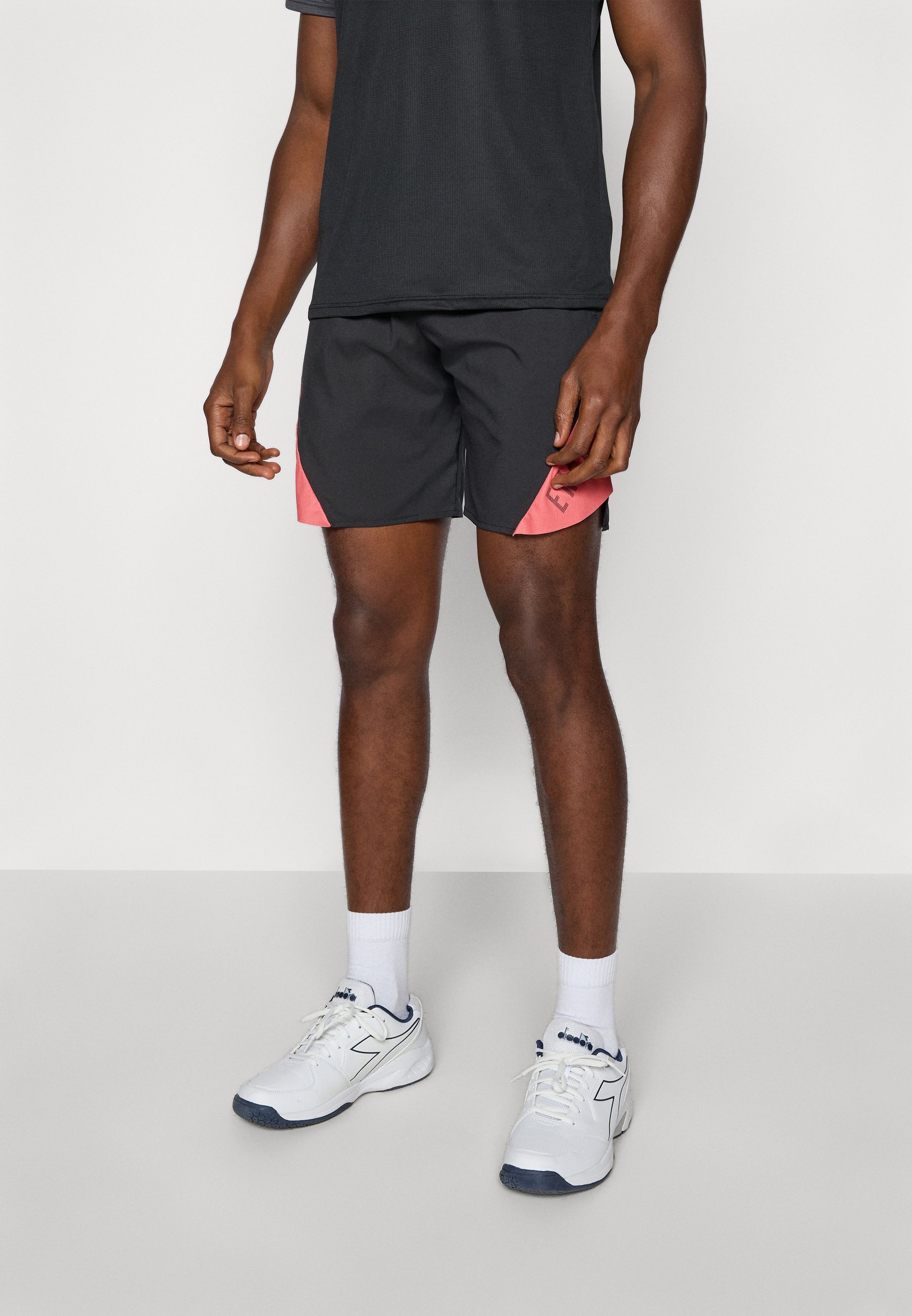 Endless SHORT PHOENIX - Pantaloncini sportivi - nero/castano