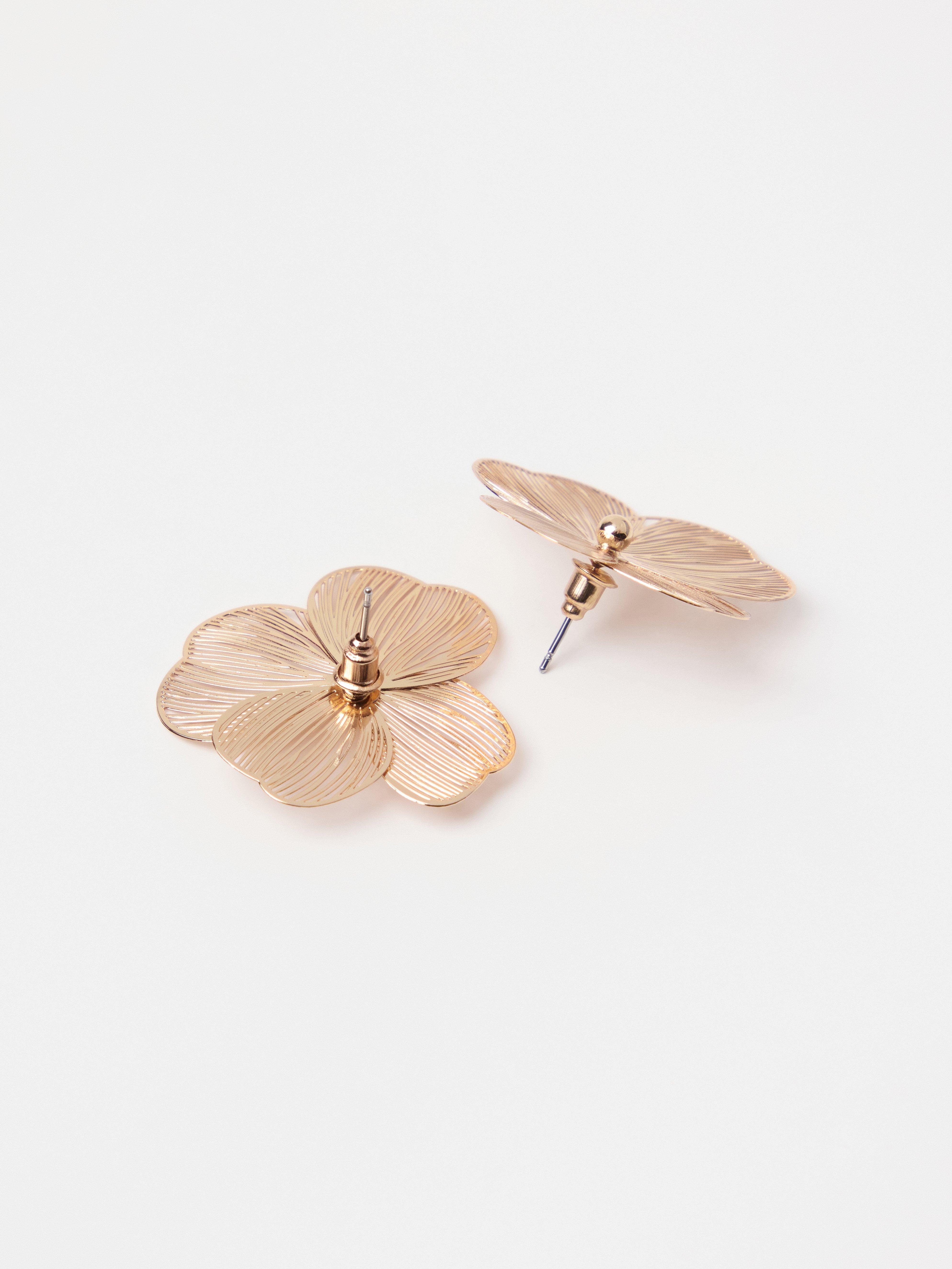 Brincos com flores em ouro