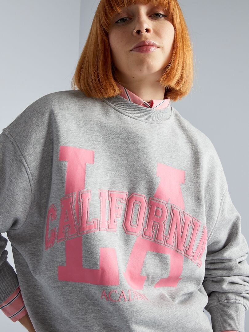 Bedrukte fleece sweater - GRIJS