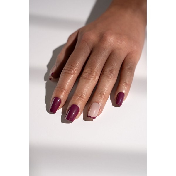 Nail HQ: Uñas cuadradas preciosas en color ciruela