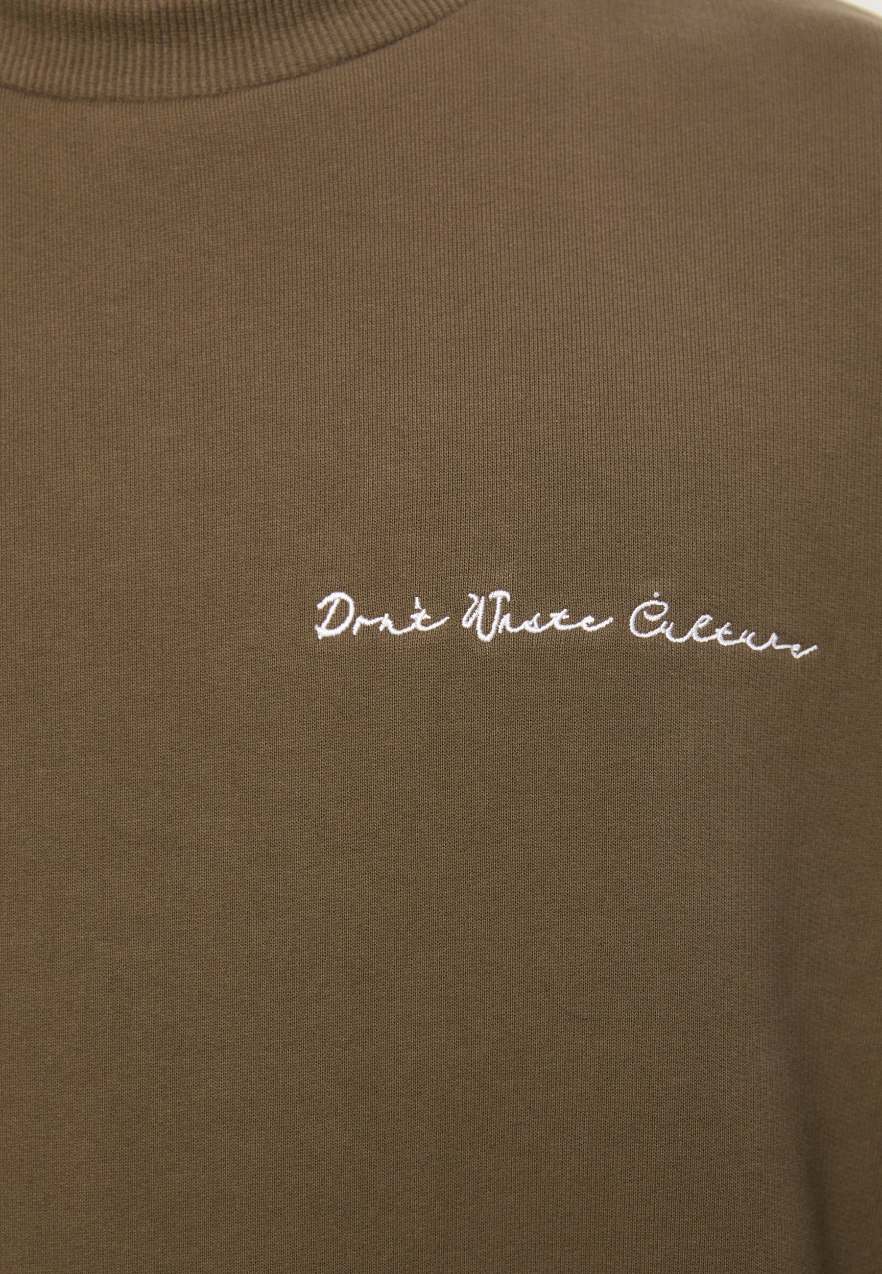 Verspil geen cultuur-sweatshirts