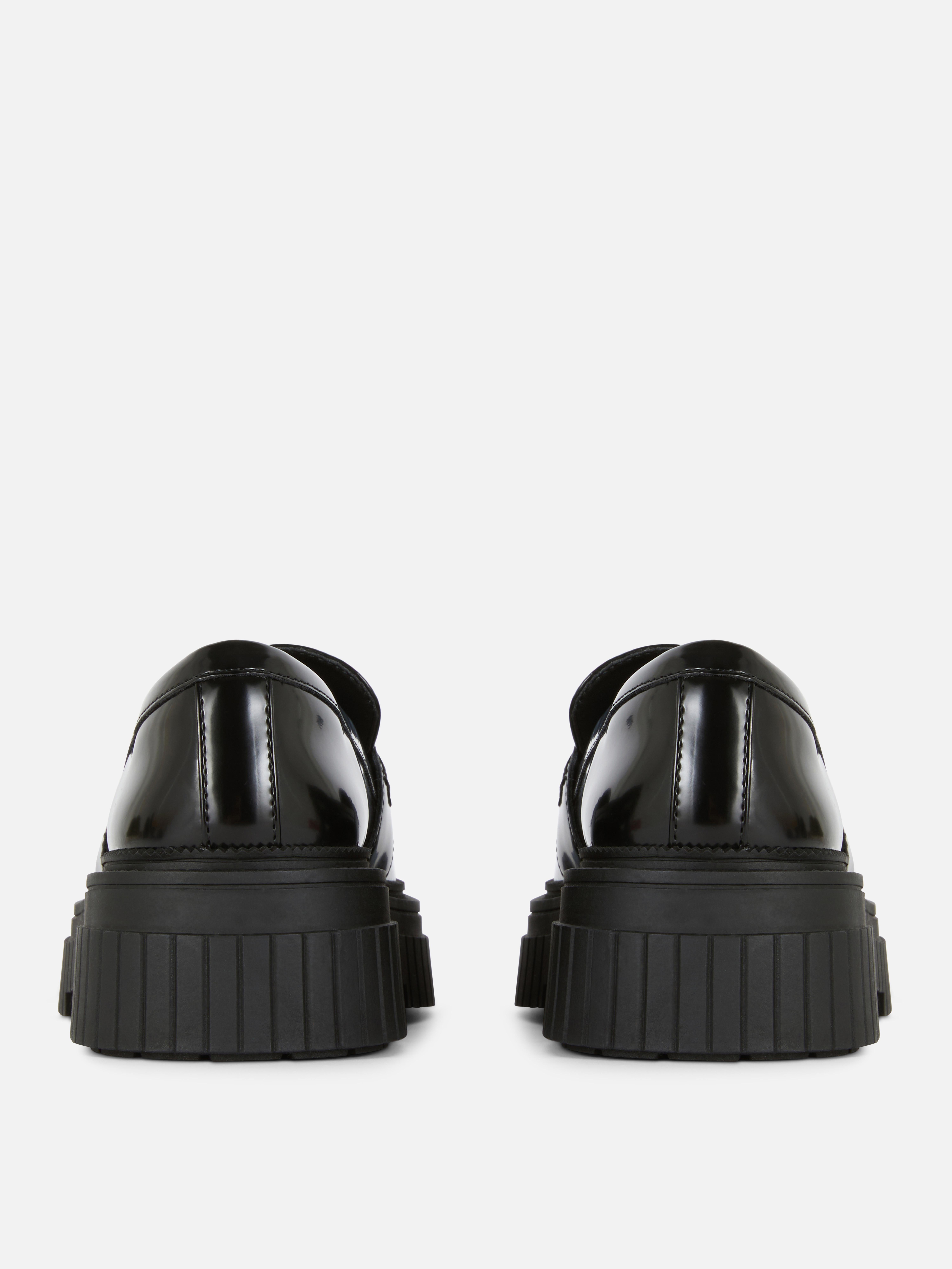 Mocasini robuști cu lanț. Talpa groasă și modernă conferă acestor mocasini un aspect extra elegant și un look smart-casual!