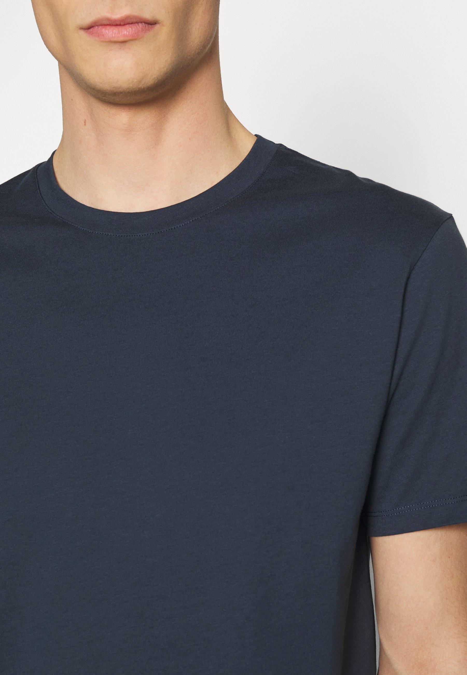 J.LINDEBERG SID - Basic T-shirt - marineblauw