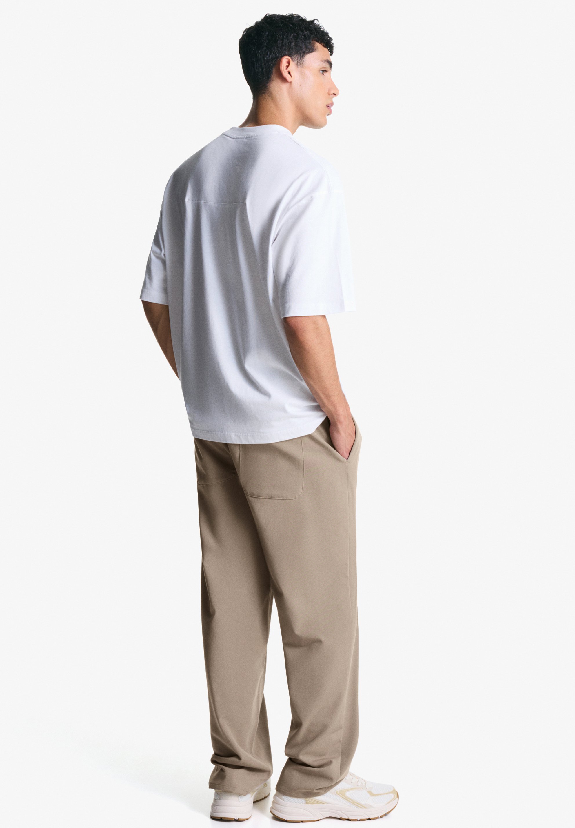 Bershka STRAIGHT-FIT TAILORED - Hose - sand