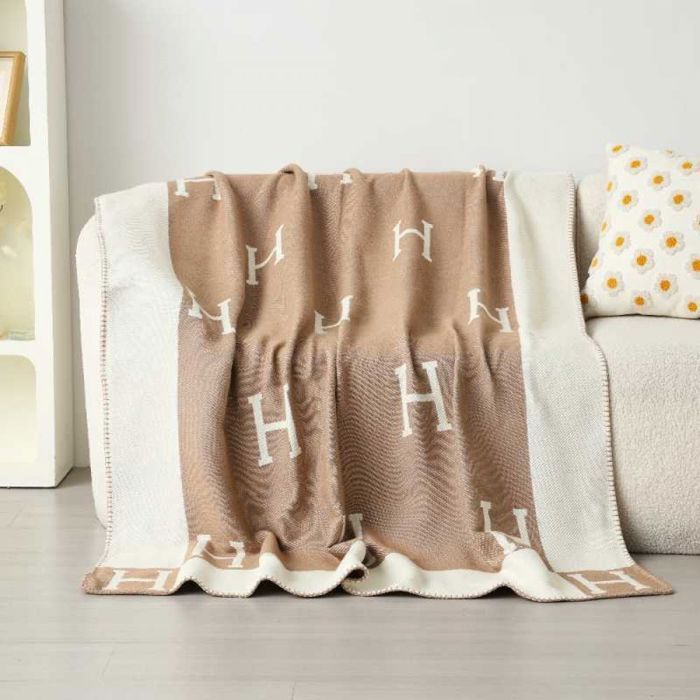 Manta cálida y suave para sofá/cama, ideal para otoño/invierno. Manta decorativa de viaje de 130x180 cm, color caqui.