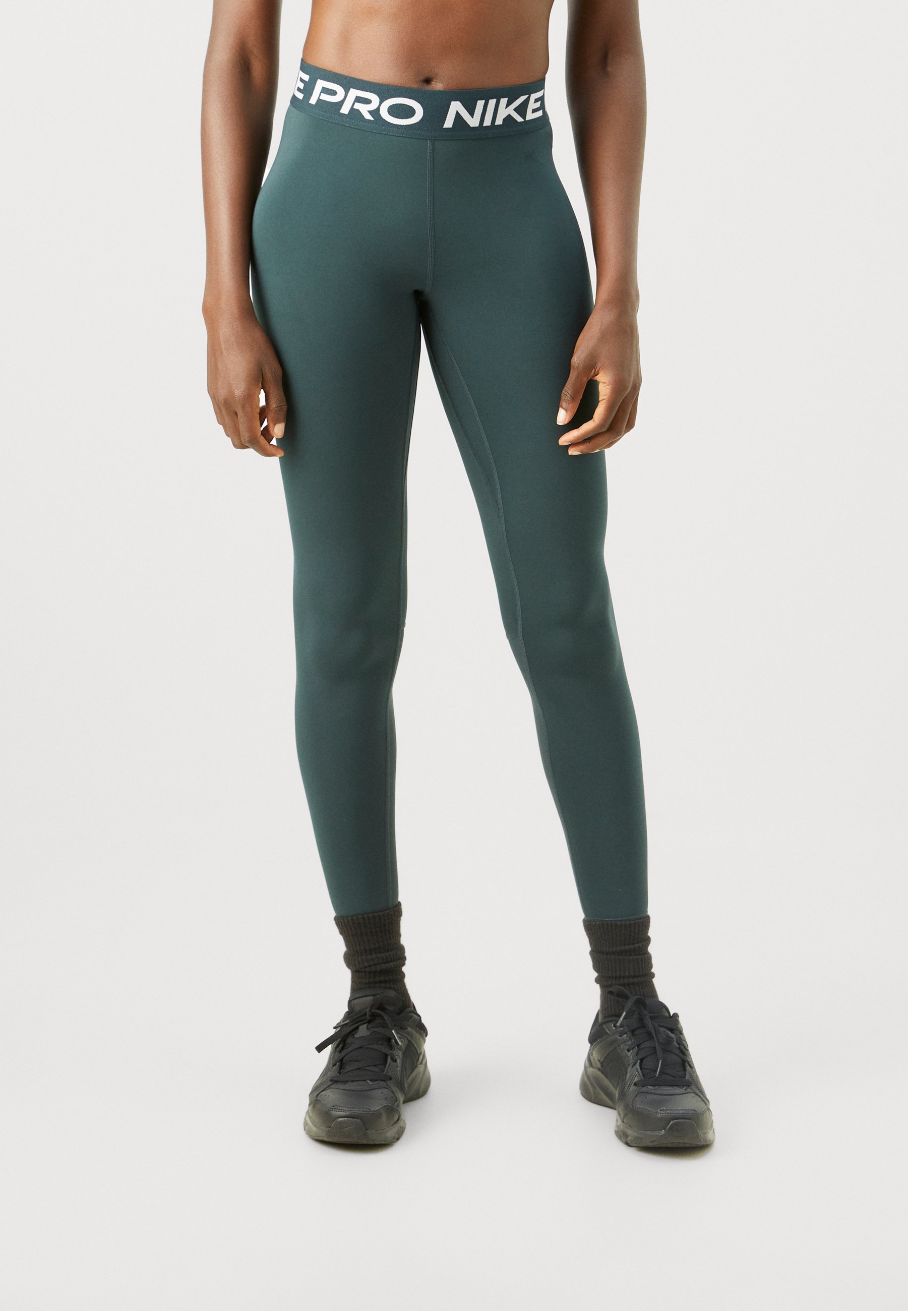 Nike Performance 365 - Leggings - zeewier/wit