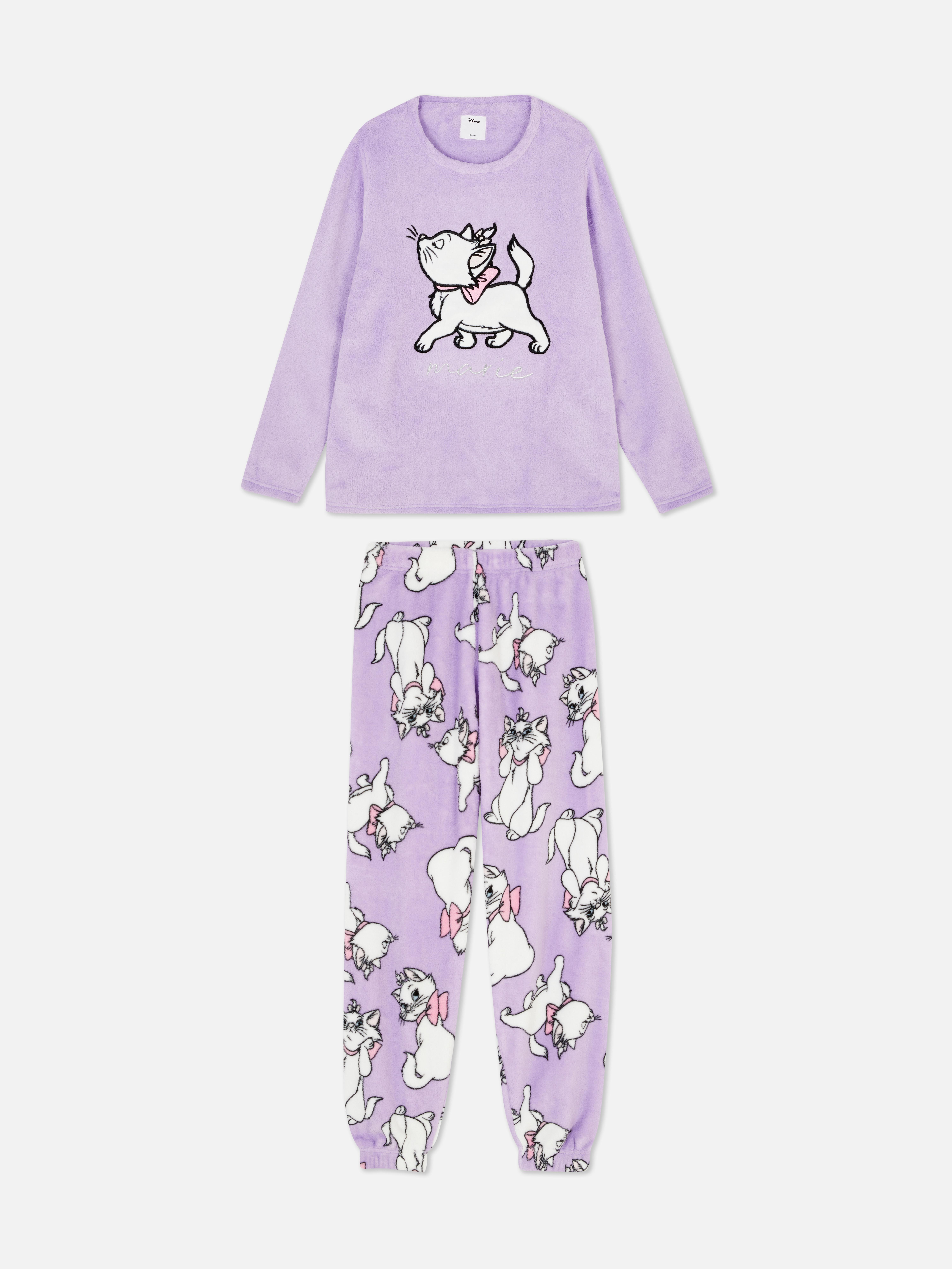 Pijamale Disney cu mânecă lungă din fleece Un set de pijamale Disney din două piese, cu un top cu mânecă lungă și pantaloni de trening în stil jogging