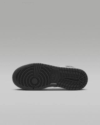 Air Jordan 1 Mid Older Kids' Shoes