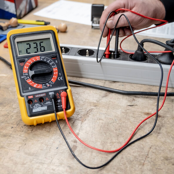 Multimètre numérique avec écran LCD