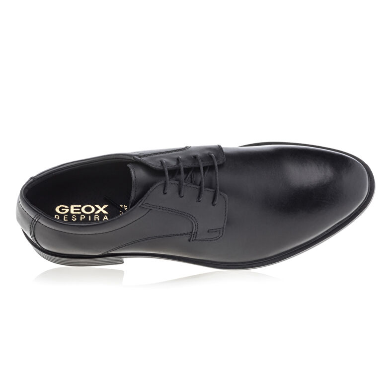 Zwarte nette herenschoenen