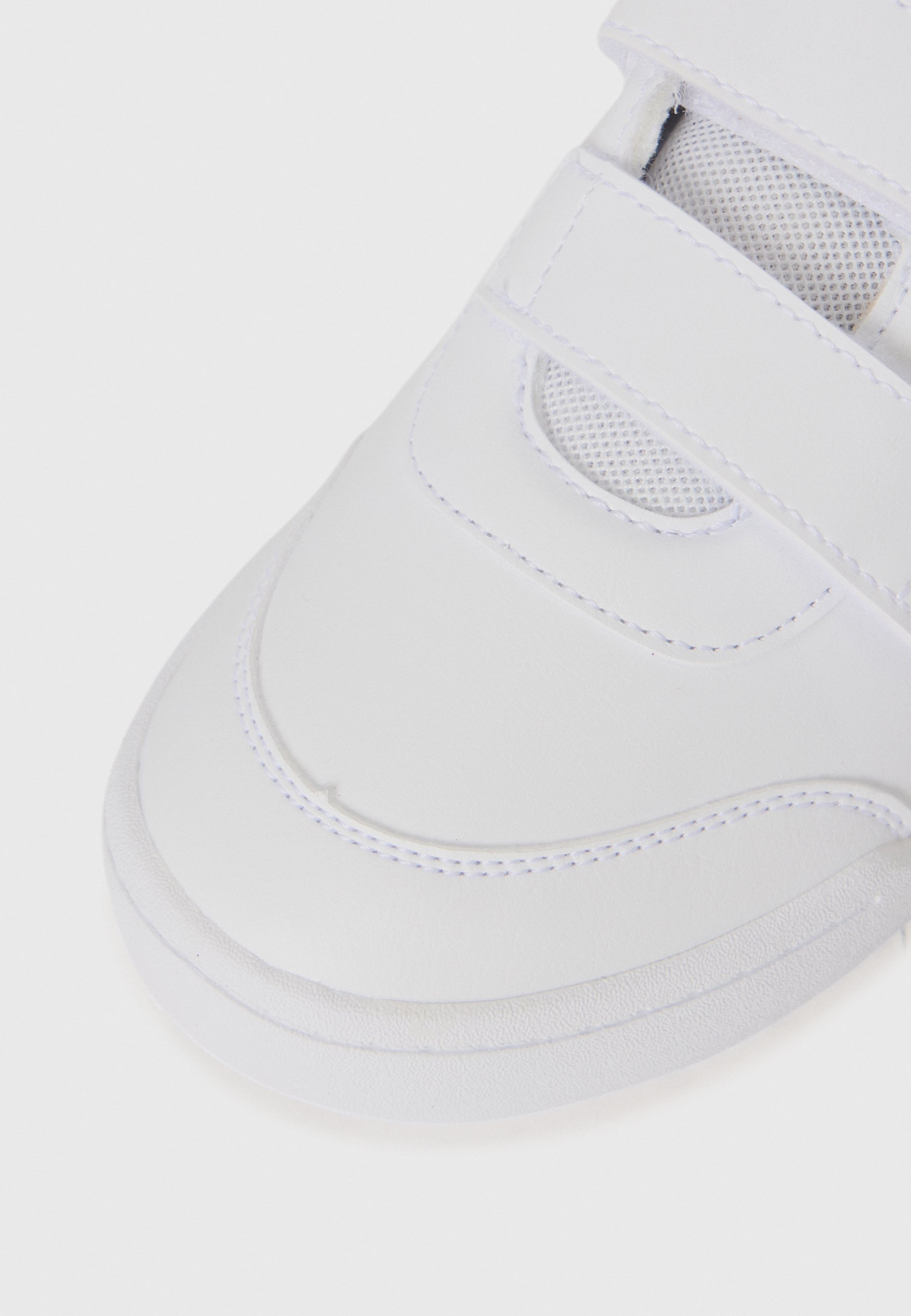 Puma MULTIFLEX 2 GLITZ UNISEX - Bėgimo bateliai plentui - balti/sidabriniai