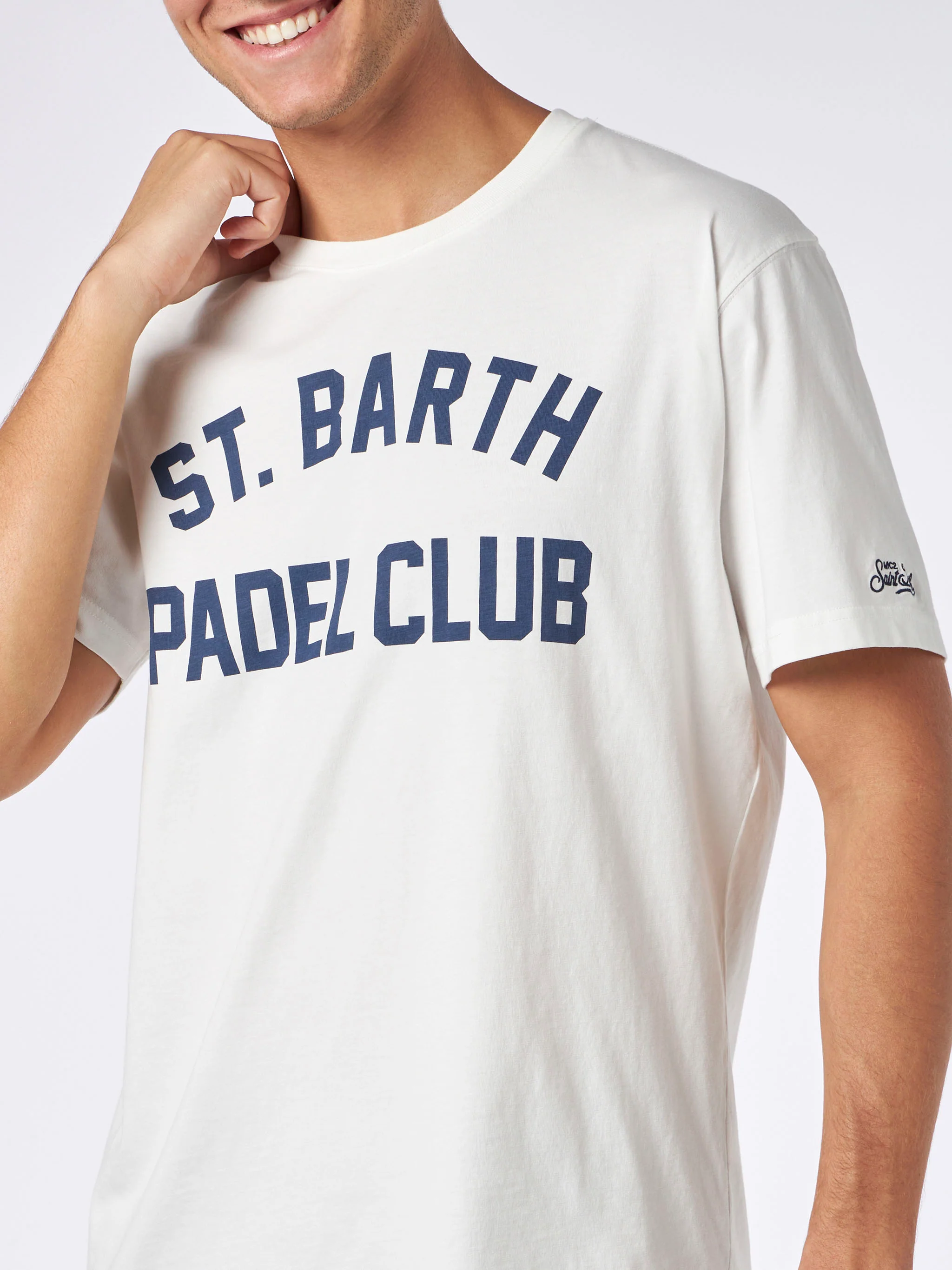 T-shirt van zwaar katoen voor heren met opdruk van de St. Barth Padel Club.
