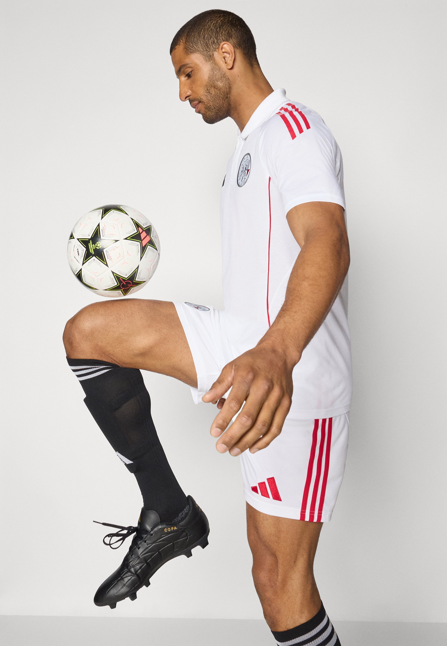adidas Performance AJAX AMSTERDAM 25/26 COMPETITION POLO - Poloskjorter - white/black/bold red