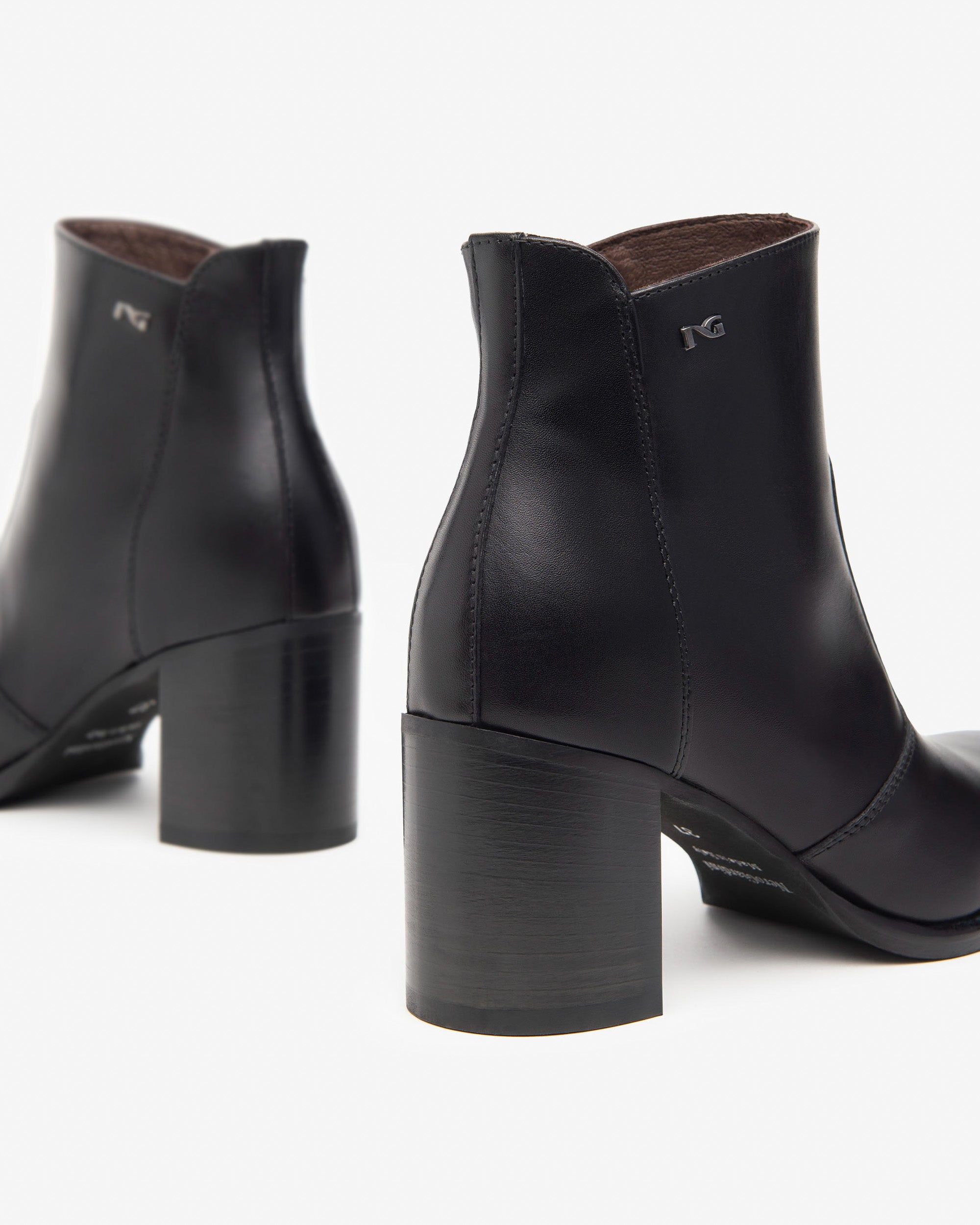  Damen-Ankle-Boots aus Leder
